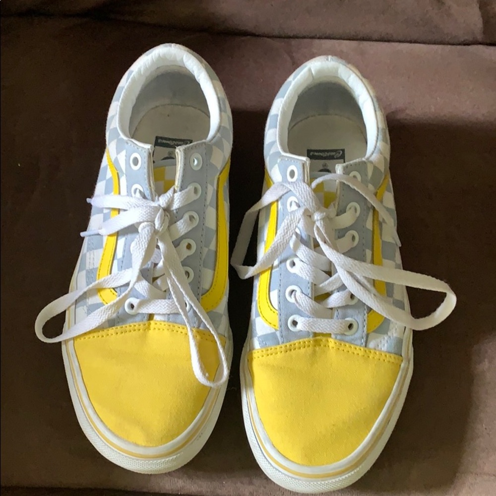 Vans yellow & checkered shoes ladies/men’s 7.5/6
